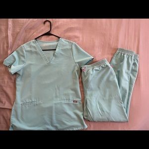 FIGS NEON BLUE SET size small casma and medium joggers